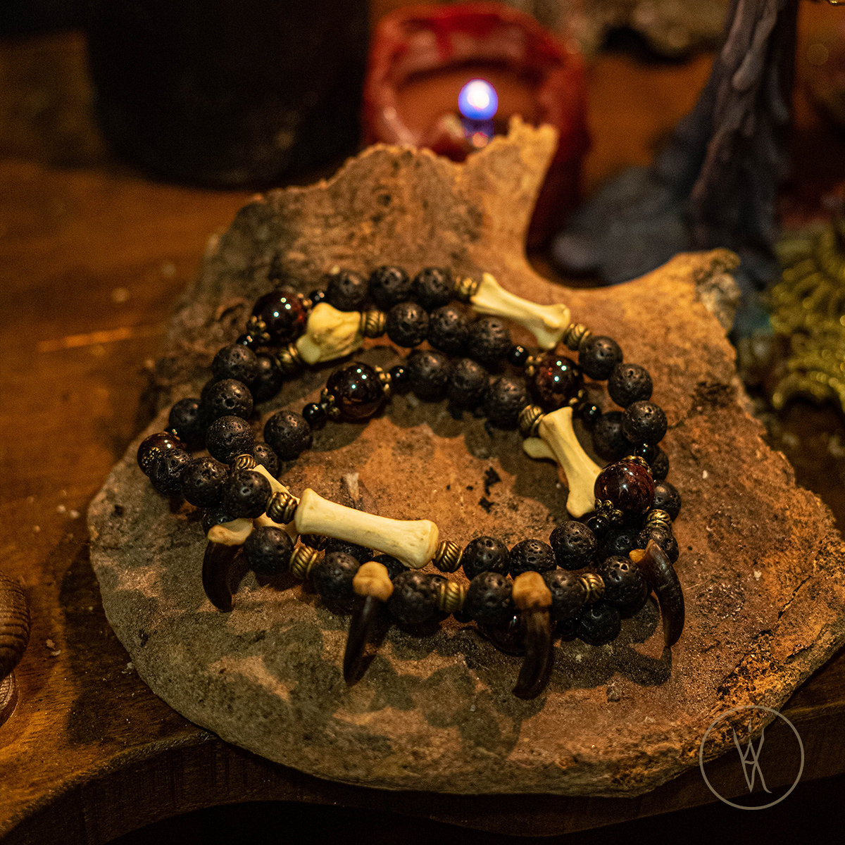 ⋮ Dragon's Blood ⋮ Bracelet (size S or XXXL)