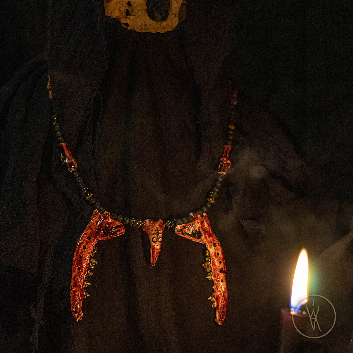 ⋮ Feuer und Schwefel ⋮ Bone Necklace