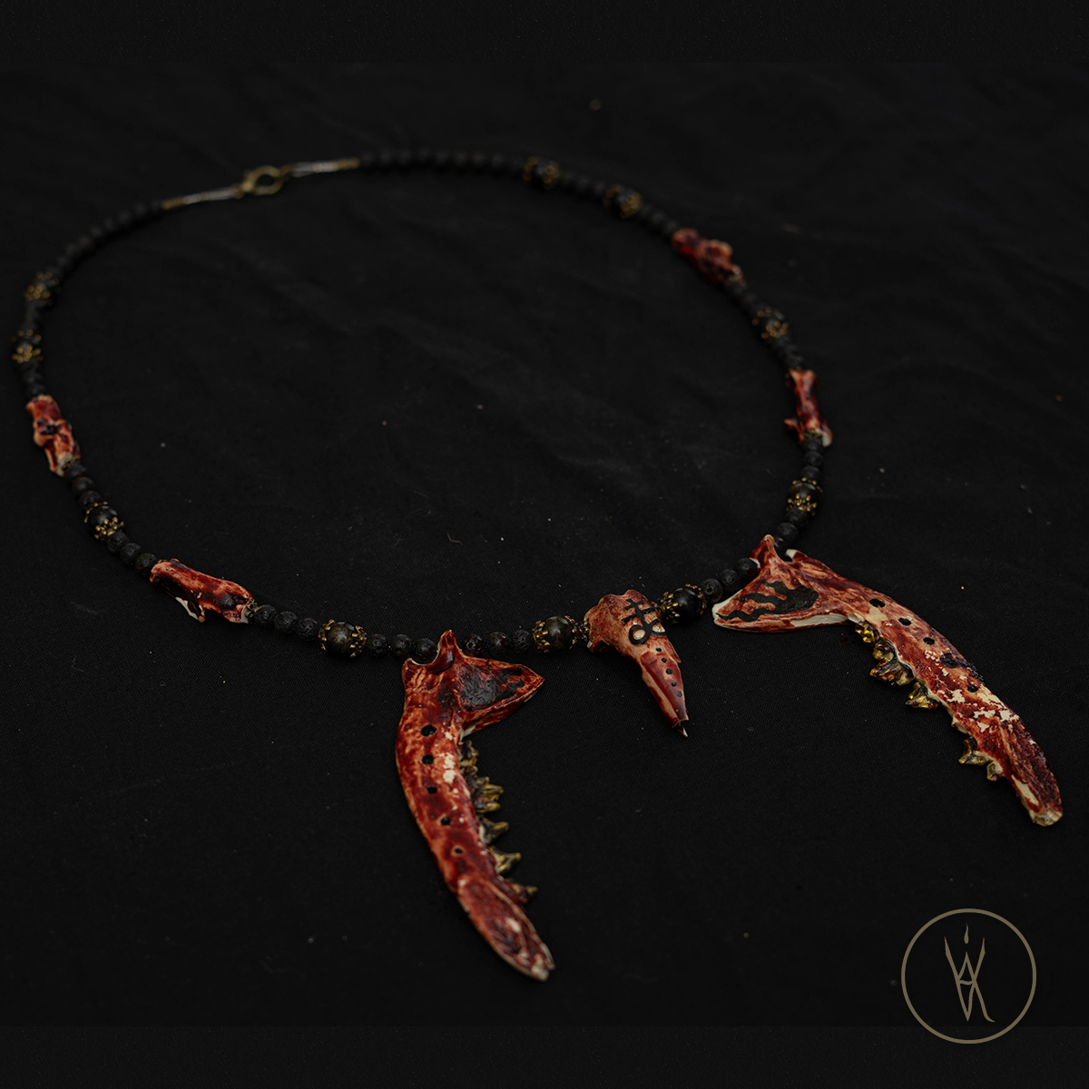 ⋮ Feuer und Schwefel ⋮ Bone Necklace